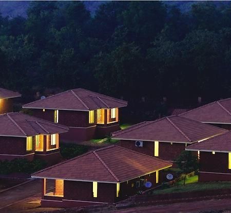 Mango Village Resort Guhagar Bagian luar foto