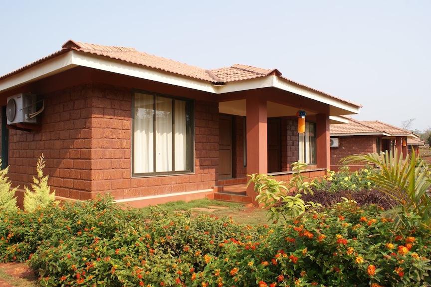 Mango Village Resort Guhagar Bagian luar foto