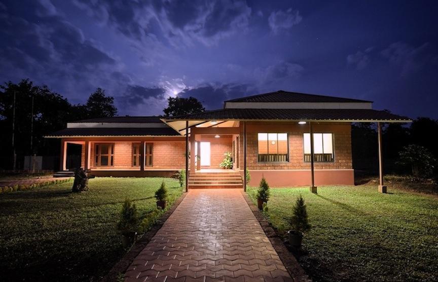 Mango Village Resort Guhagar Bagian luar foto