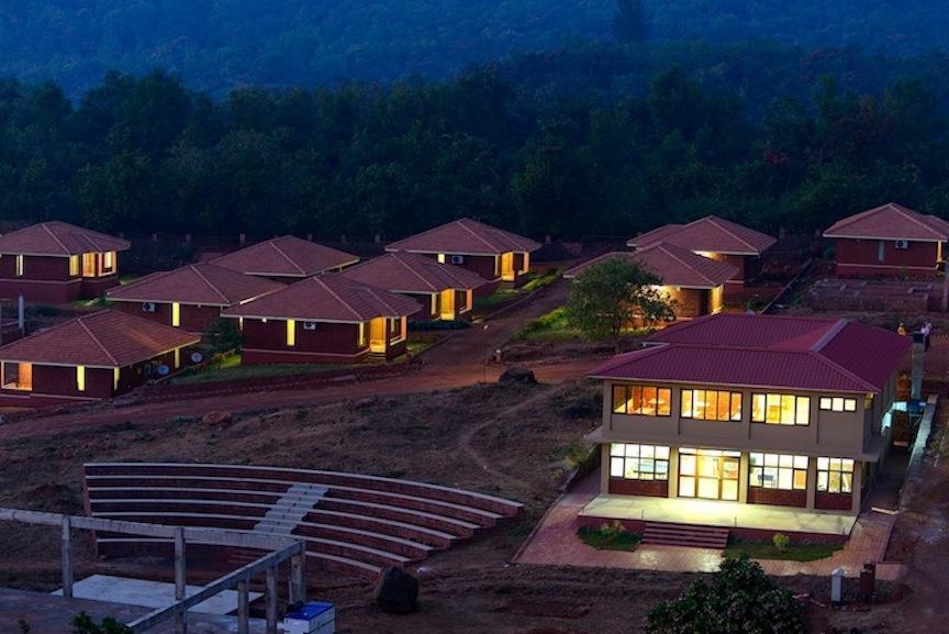 Mango Village Resort Guhagar Bagian luar foto